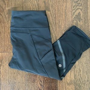 Lululemon cropped legging size 6
